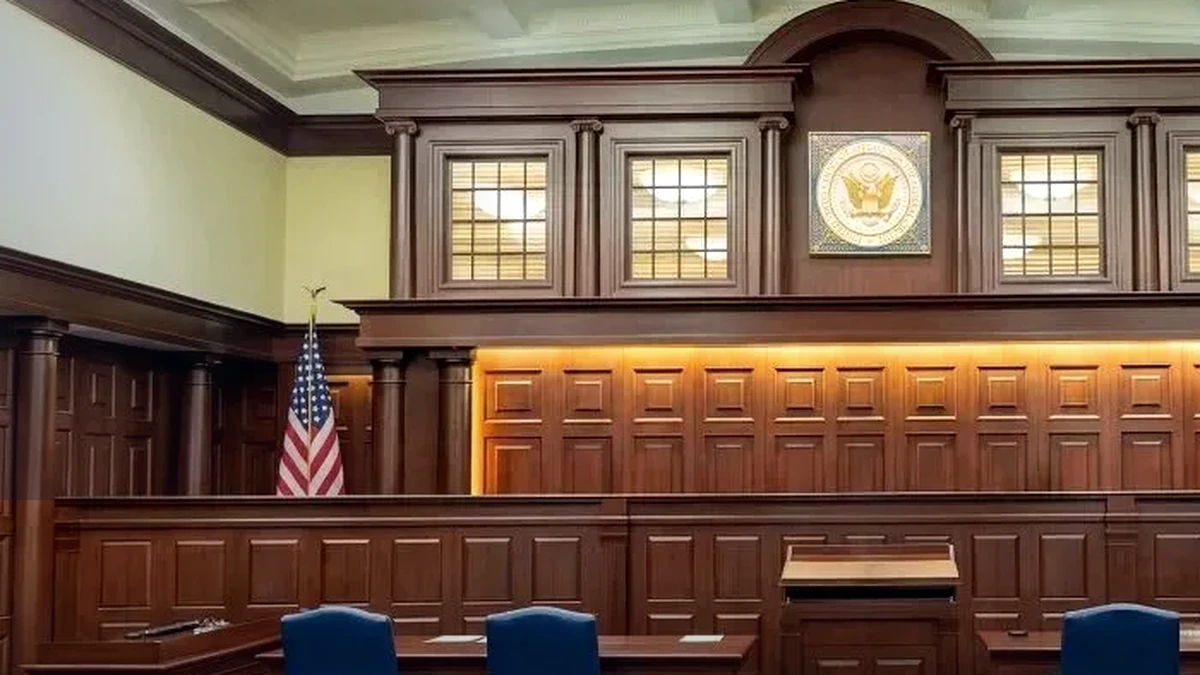 U.S. courtroom illustrating the Biofer v. Vifor claim-construction dispute
